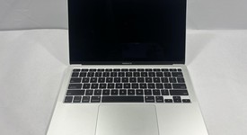 Good
													MacBook Air 2020 - 13" - I5, Silver, 256 GB, 8 GB, photo 4 of 10