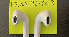 Used
													Apple AirPods 4th Gen - Standard, photo 4 of 5