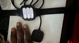 Good
													Fitbit Versa 4 - Graphite, photo 2 of 6