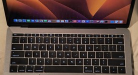 Good
													MacBook Pro 2017 (No Touch Bar) - 13" - I5, Gray, 256 GB, 8 GB, photo 2 of 9