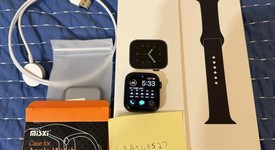 Mint
													Apple Watch SE 1st Gen 44mm - Gray, A2352 - GPS, Aluminum, photo 1 of 8