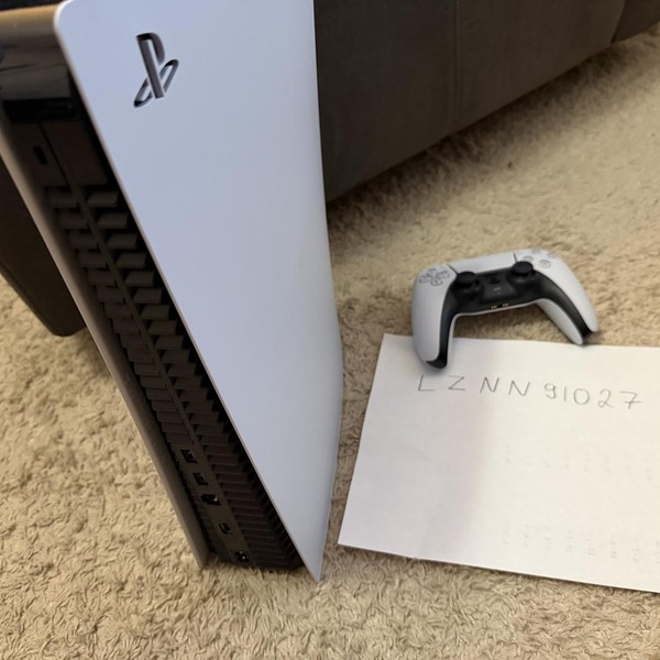 PlayStation 5 Digital Edition (2020) - White, 825 GB, Digital Edition