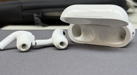Used
													Apple AirPods Pro 2 - Lightning, photo 4 of 8