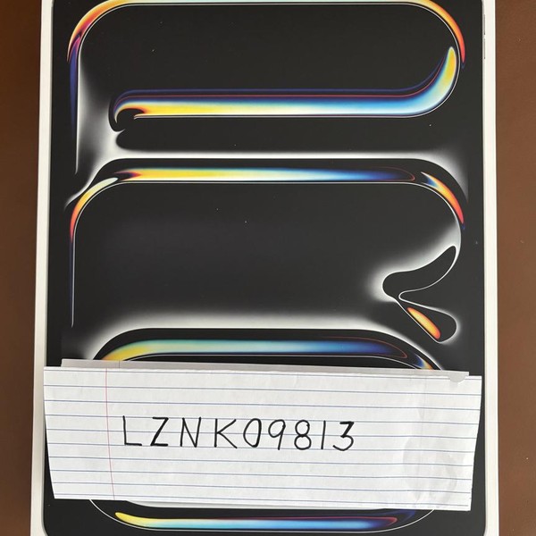 Apple iPad Pro 13 inch (M4) 2024 - Unlocked, 512 GB, Silver, 8 GB, A2926, Standard Glass