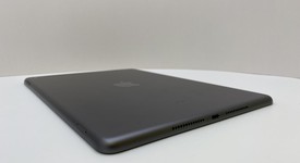 Mint
													Apple iPad 7th Gen - Unlocked, Gray, 32 GB, A2200, photo 6 of 6