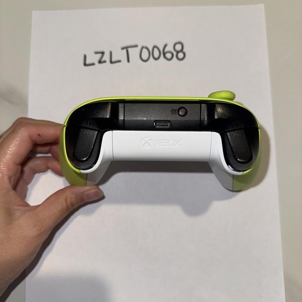 Xbox Wireless Controller (2020) - Yellow, Electric Volt