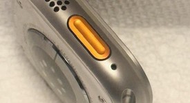 Good
													Apple Watch Ultra 2 49mm - Unlocked, Natural, A2986, photo 3 of 9