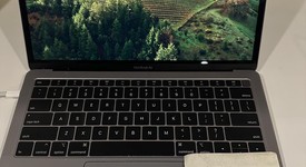 Good
													MacBook Air 2018 - 13" - I5, Silver, 256 GB, 8 GB, photo 2 of 7