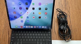 Good
													Apple iPad Pro 12.9" 4th Gen 2020 - Unlocked, Gray, 256 GB, A2069, photo 1 of 12