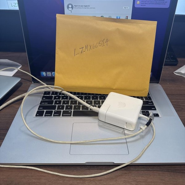 MacBook Pro 2015 (Retina) - 15 inch - 256 GB, Silver, 16 GB