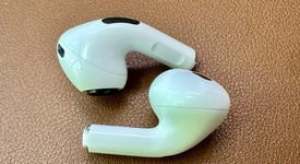 Used
													Apple AirPods Pro 2nd Gen - Lightning, photo 3 of 8