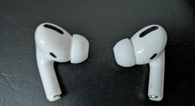 Used
													Apple AirPods Pro - Wireless Case, photo 2 of 2