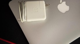 Good
													MacBook Air 2017 - 13" - I5, Silver, 128 GB, 8 GB, photo 3 of 9