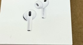 New
													Apple AirPods Pro 3, photo 3 of 4