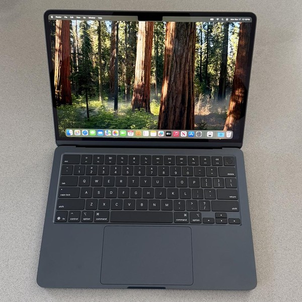 MacBook Air 2025 (M4) - 13 inch - 256 GB, Midnight, 16 GB, Apple M4