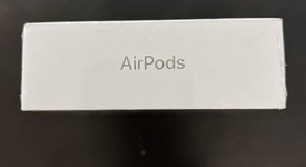 New
													Apple AirPods 2nd Gen - Lightning Case, photo 4 of 7