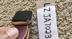 Mint
													Apple Watch SE 1st Gen 40mm - Unlocked, Gold, A2353 - Cellular, Aluminum, photo 2 of 9