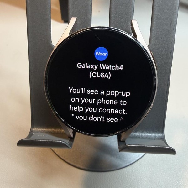Samsung Galaxy Watch4 - Wi-Fi, Gold, 40mm