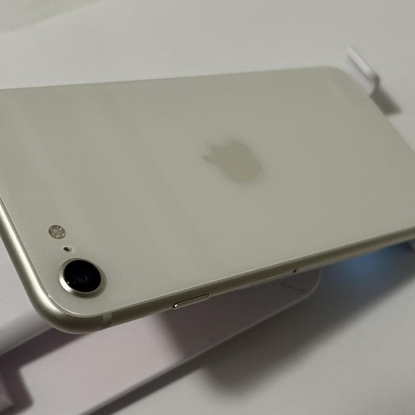 Apple iPhone SE 3rd Gen 2022 - Unlocked, 64 GB, Starlight, A2595