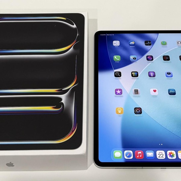 Apple iPad Pro 13 inch (M5) 2025 - Unlocked, 512 GB, Silver, Apple M5 9-Core, A3361, Standard Glass