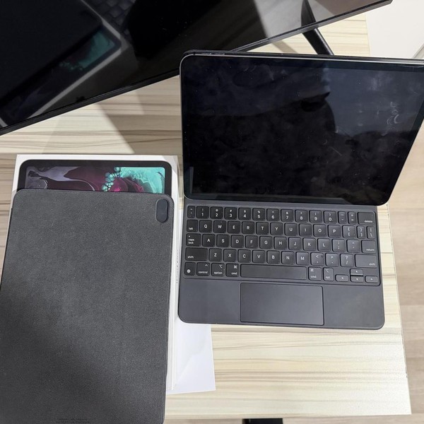 Apple iPad Pro 11 inch 2018 - Unlocked, 64 GB, Gray, A2013