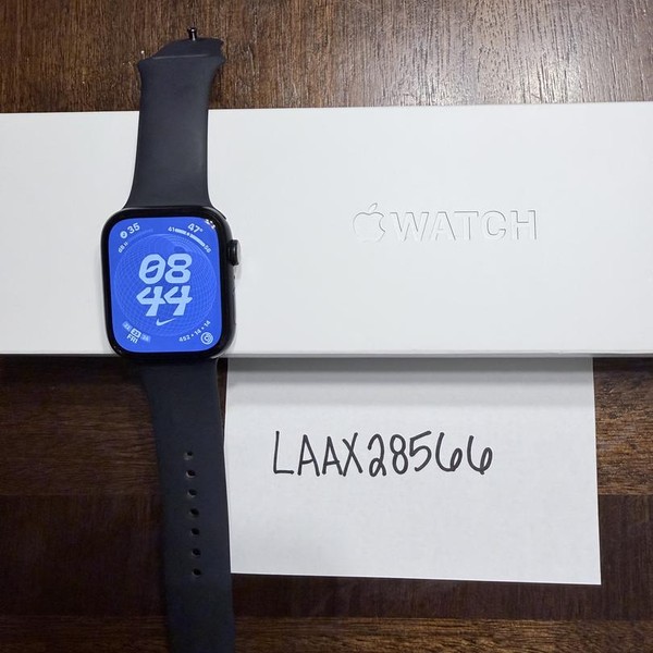Apple Watch Series 7 45mm - Unlocked, Midnight, A2477 - Cellular, Aluminum