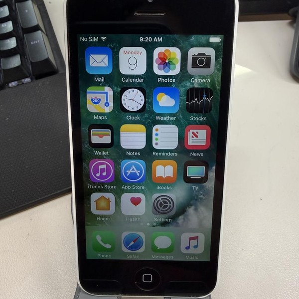 Apple iPhone 5C - Unlocked, 8 GB, White, A1532