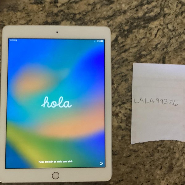 Apple iPad (5th Gen) - AT&T, 32 GB, Gold, A1823