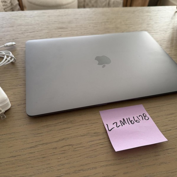 MacBook Air 2020 - 13 inch - 512 GB, Gray, 8 GB, Apple M1