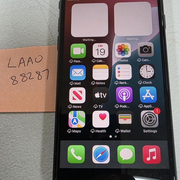 Apple iPhone SE 3rd Gen 2022 - Unlocked, 128 GB, Midnight, A2595