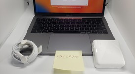 Good
													MacBook Pro 2018 (With Touch Bar) - 13" - I5, Gray, 256 GB, 8 GB, photo 2 of 28