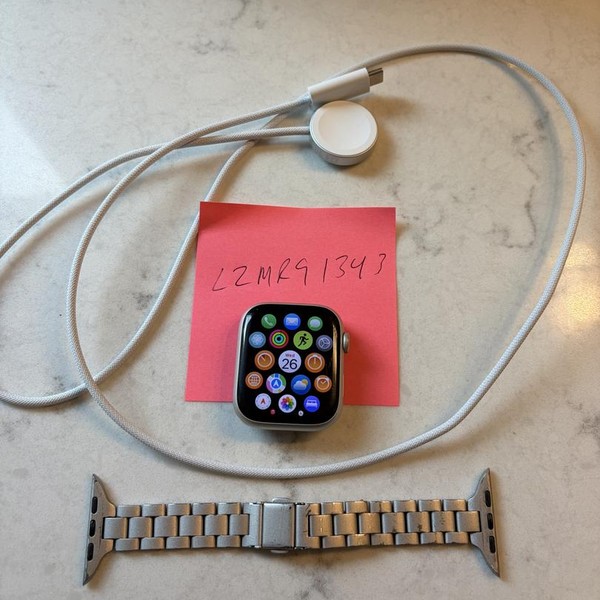 Apple Watch Series 7 45mm - Starlight, A2474 - GPS, Aluminum