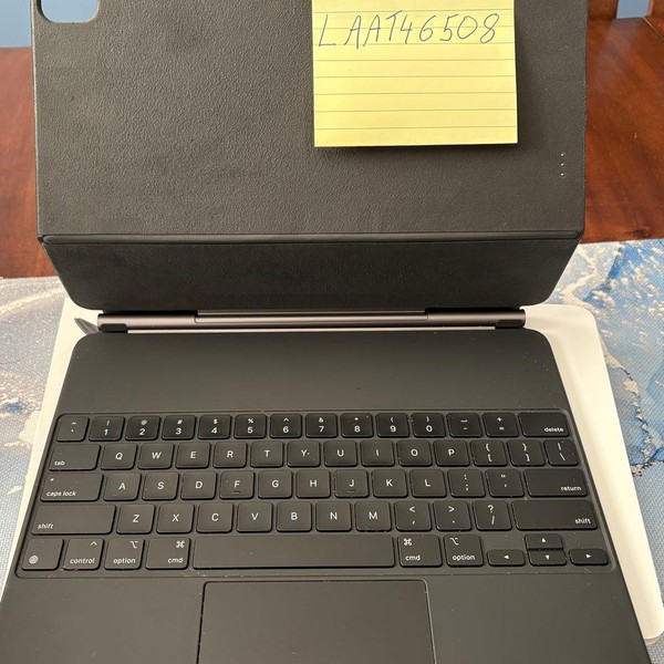 Apple Magic Keyboard for iPad Pro - Black