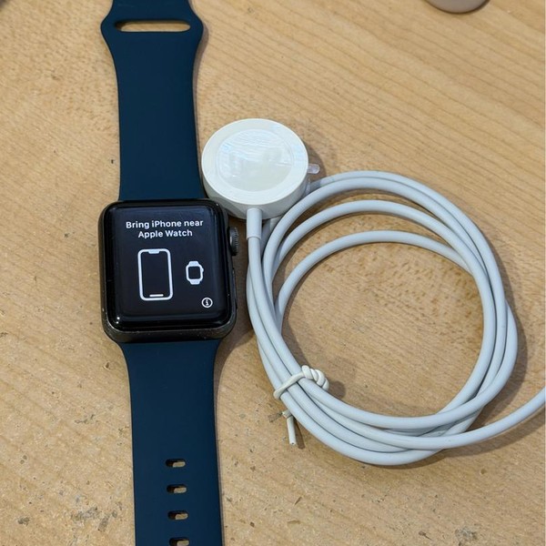 Apple Watch Series 3 38mm - Unlocked, Gray, A1860, Aluminum