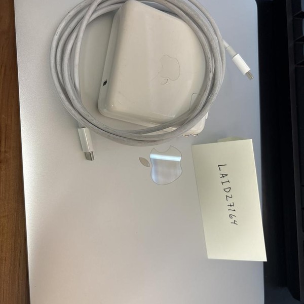 MacBook Pro 2018 (With Touch Bar) - 13 inch - 512 GB, Silver, 8 GB, Intel Core i5
