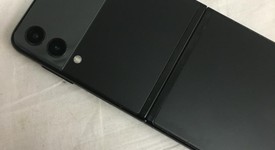 Good
													Samsung Galaxy Z Flip3 5G - Verizon, Black, 128 GB, 8 GB, SM-F711U, photo 2 of 7