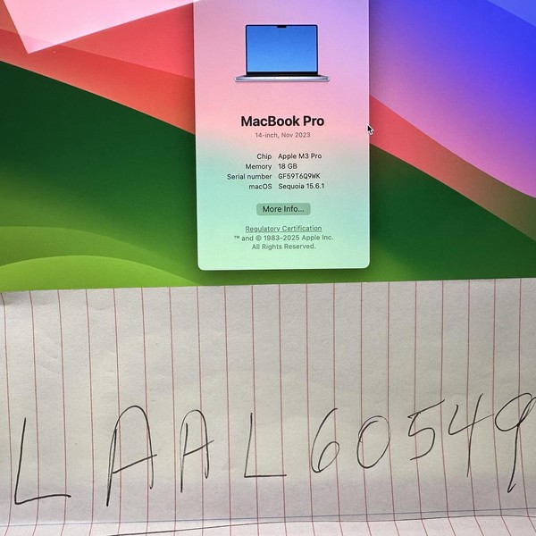 MacBook Pro Late 2023 (M3) - 14 inch - 512 GB, Silver, 18 GB, Apple M3 Pro 11-core, 14-core GPU