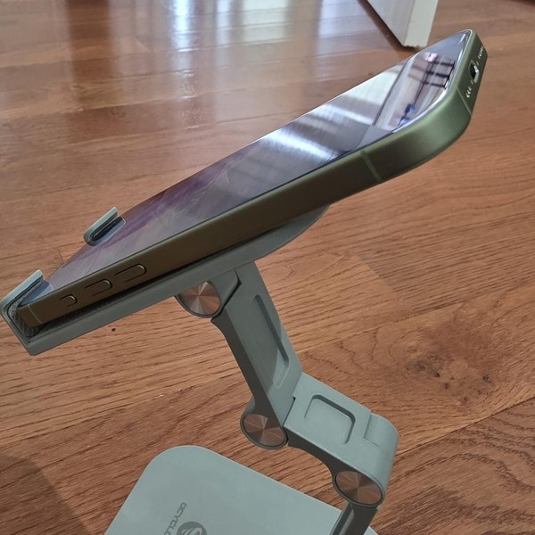 Apple iPhone 17 - Unlocked, 256 GB, Sage, A3258