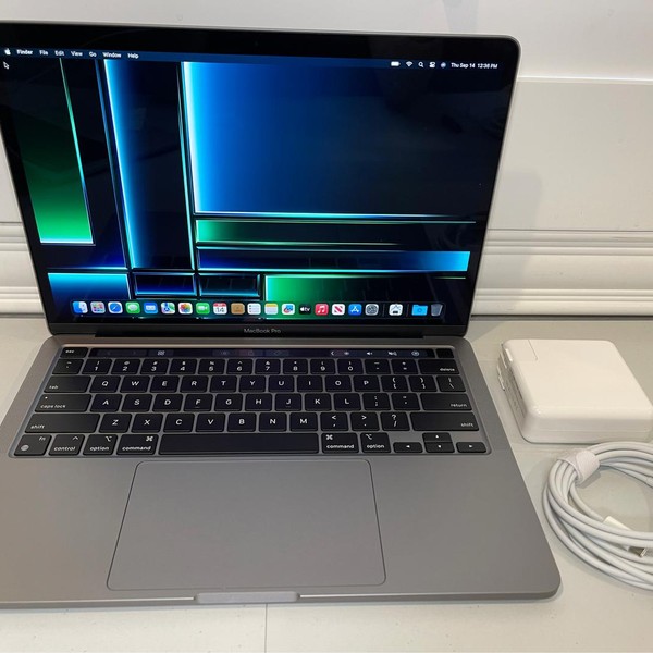 MacBook Pro 2020 - 13 inch - 256 GB, Gray, 8 GB, Apple M1