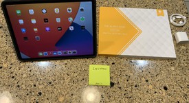 Good
													Apple iPad Pro 12.9" 4th Gen 2020 - Unlocked, Gray, 1 TB, A2069, photo 1 of 5