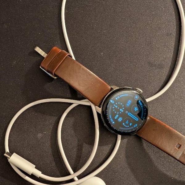 Google Pixel Watch 4 - Wi-Fi, Silver, 45mm, Wi-Fi