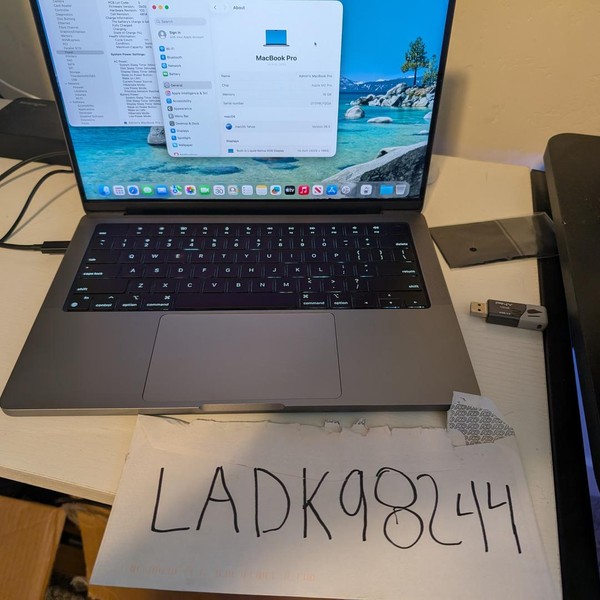 MacBook Pro 2023 - 14 inch - 512 GB, Silver, 16 GB, Apple M2 Pro 10-core