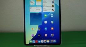 Good
													Apple iPad Air 13" (M3) 2025 - Unlocked, Blue, 256 GB, photo 2 of 9