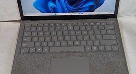 Good
													Microsoft Surface Laptop 2 - I5, Platinum, 128 GB, 8 GB, photo 1 of 7