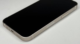 Mint
													Apple iPhone 13 Mini - Unlocked, Starlight, 128 GB, A2481, photo 3 of 8