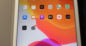 Good
													Apple iPad Pro 9.7" - Unlocked, Gold, 32 GB, A1674, photo 2 of 8
