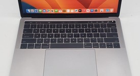 Mint
													MacBook Pro 2017 (With Touch Bar) - 13" - I7, Gray, 256 GB, 8 GB, photo 1 of 6