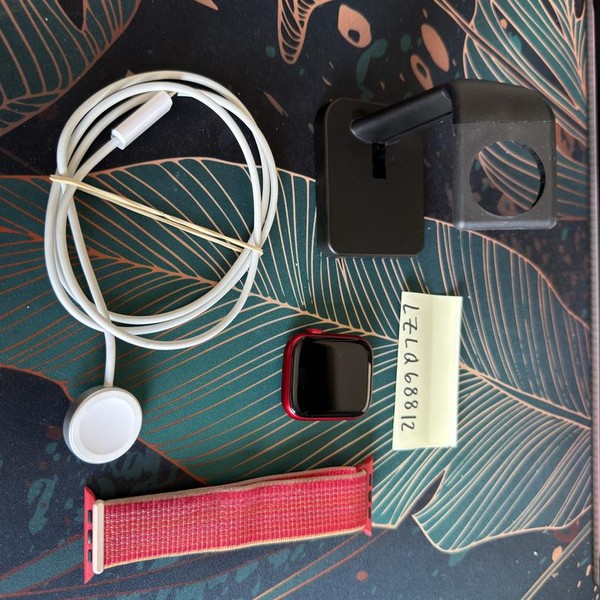 Apple Watch Series 8 45mm - Red, A2771 - GPS, Aluminum