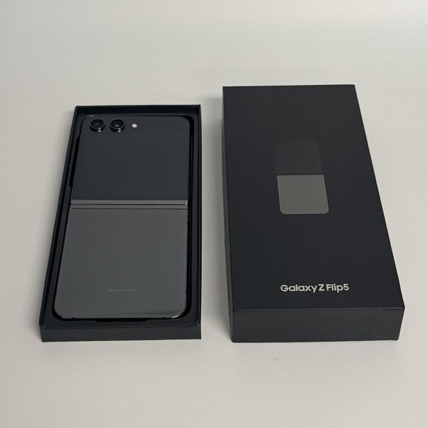 Samsung Galaxy Z Flip5 - Unlocked, 256 GB, Graphite, 8 GB, SM-F731U1