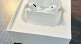 Used
													Apple AirPods Pro 2 - Lightning, photo 2 of 11